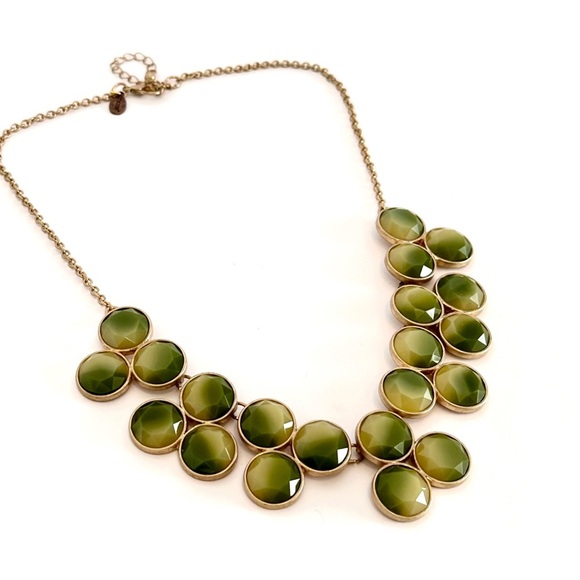 CHICO’s Gradient Green 3-D Stones Matte Gold Bib Necklace​ - Picture 6 of 9